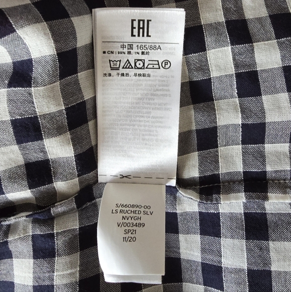 GAP Women's Navy Blue/ White Gingham Ruched Sleeve Blouse - Picture 15 of 16